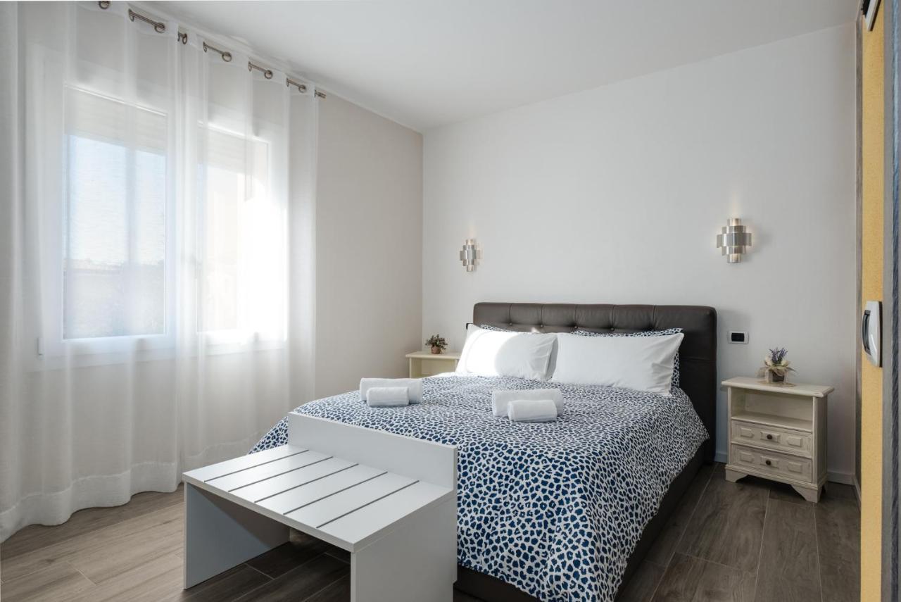 The White Building - Rooms Костермано Экстерьер фото